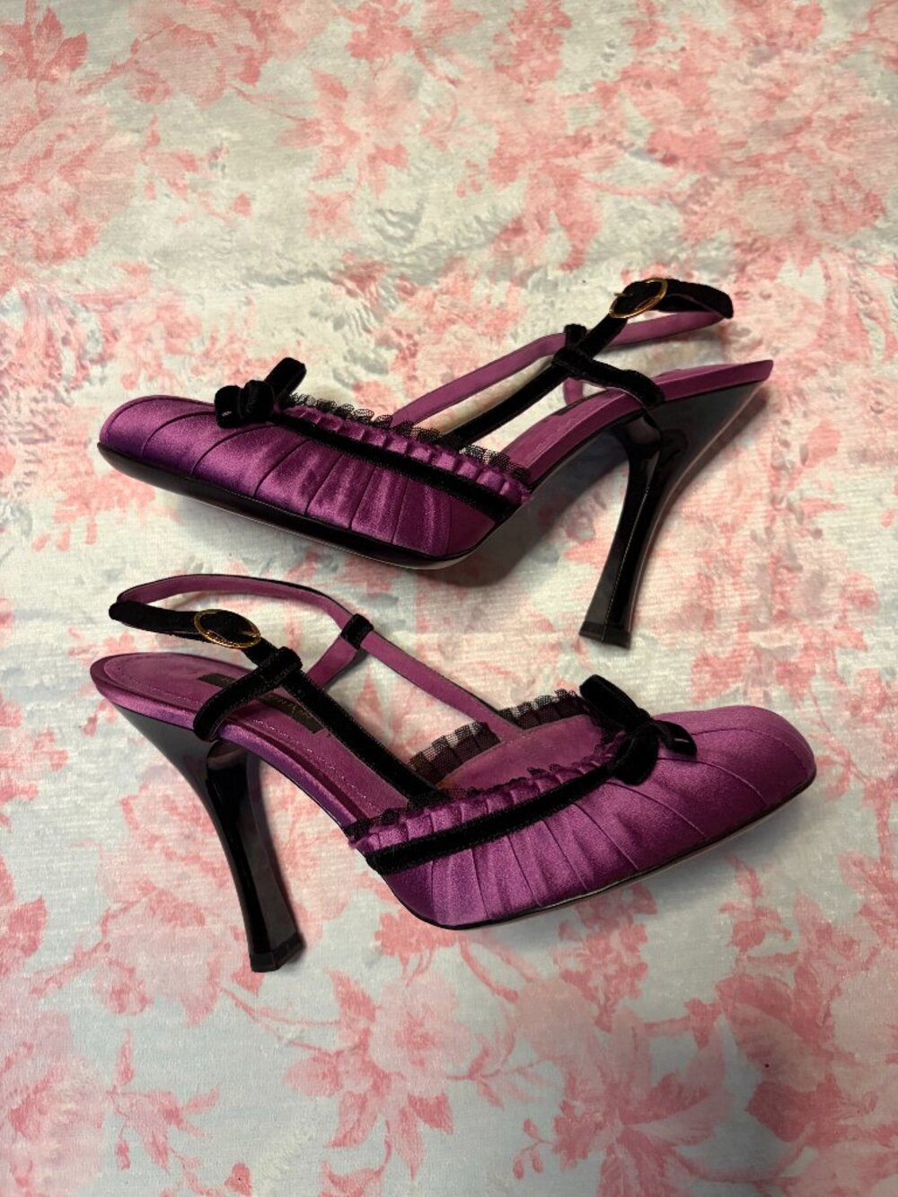 Louis Vuitton Pleated Satin Balmoral Pumps - Picture 1 of 4